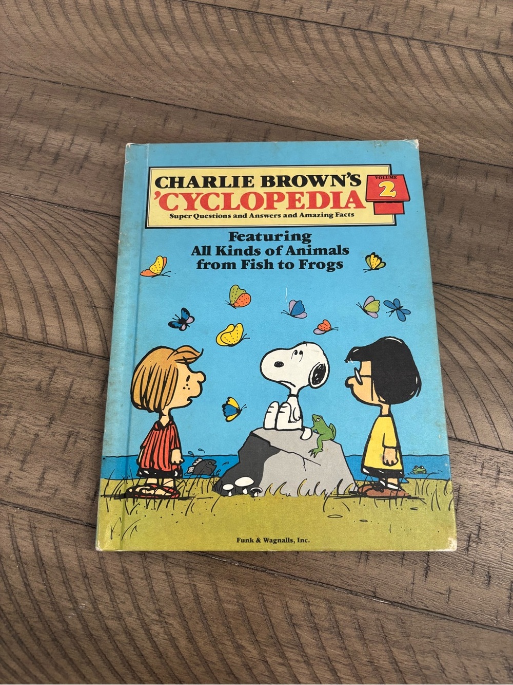 Charlie Brown's Cyclopedia Volume 2 - Blue Kids Paperback by Funk & Wagnalls
